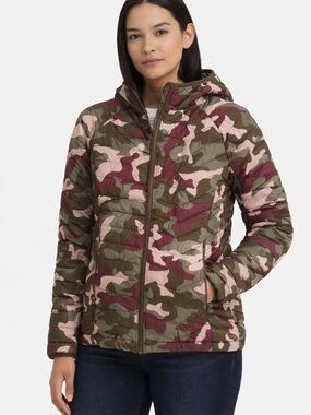 Columbia camo puffer jacket featuring a lightweight quilted design